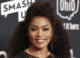 Angela Bassett: Cariera, Tinerete, Filme, Educatie si altele