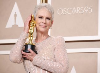 Jamie Lee Curtis: Cariera, Educatie, Filme, Avere si altele
