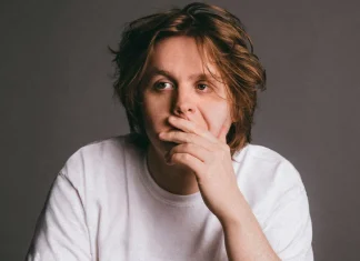 Lewis Capaldi: Varsta, Sotie, Sora, Tata, Valoare neta si altele