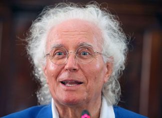 Luciano Benetton: Tinerete, Educatie, Avere, Familie si altele