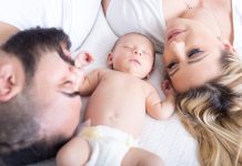 Co-sleeping, este recomandat ca bebelusul sa doarma cu parintii?