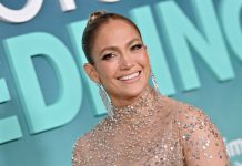 Jennifer Lopez Biografie: Cariera artistica, filmografie si discografie
