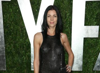 Liberty Ross, tinuta din plasa transparenta si pantaloni cu care a intors toate privirile