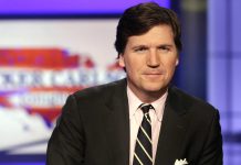 Cine este Tucker Carlson, prezentatorul care l-a intervievat pe Vladimir Putin?